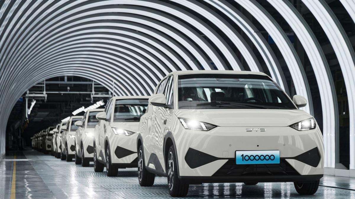 Automòbils en una fàbrica de BYD.