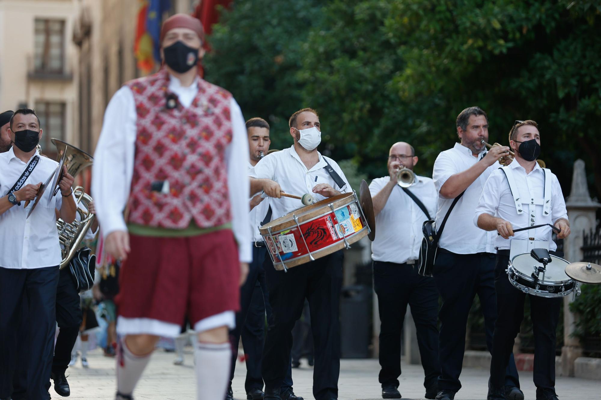 Búscate en el segundo día de Ofrenda por la calle Caballeros (entre las 19.00 y las 20.00 horas)