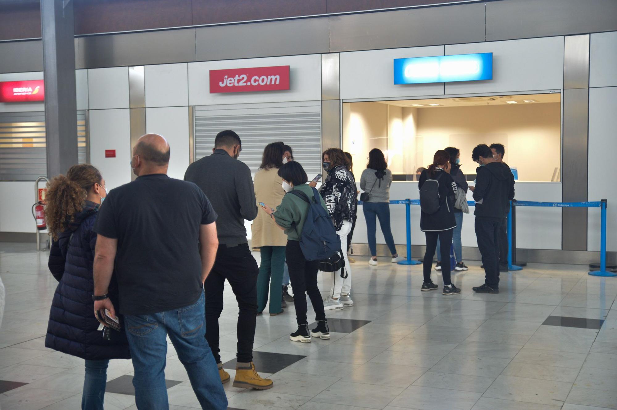 Caos en el aeropuerto de Gran Canaria por las cancelaciones de vuelos a Madrid