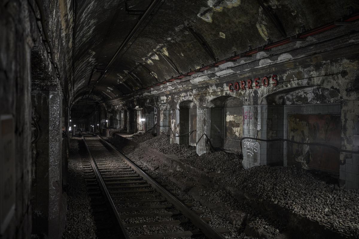 La antigua parada de metro de Correos, refugio de guerra igual que el resto de la red del suburbano.