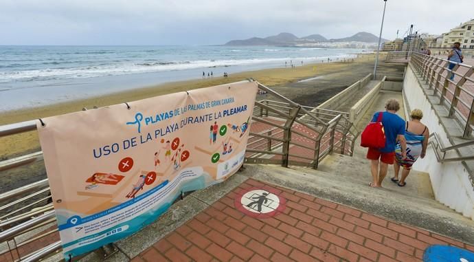 25-08-2020 LAS PALMAS DE GRAN CANARIA. Reportaje en la playa de Las Canteras (La Cícer) con las nuevas medidas Covid. Fotógrafo: ANDRES CRUZ  | 25/08/2020 | Fotógrafo: Andrés Cruz