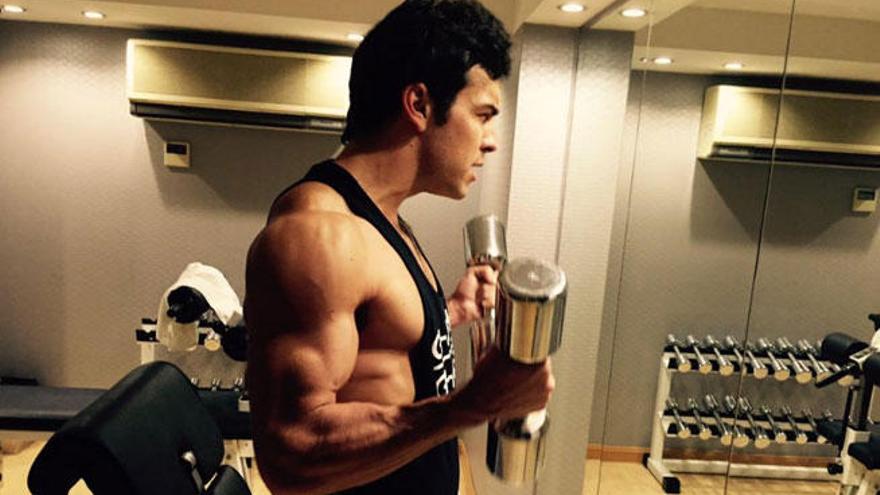 Mario Casas, extremadamente musculado.
