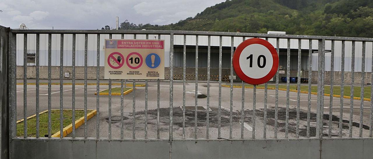 La planta de Vesuvius en el polígono industrial de Riaño I. | Fernando Rodríguez