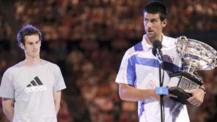 Djokovic gana en Australia al liquidar a Murray