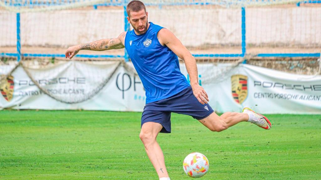 Rafa Gálvez, durante un entrenamiento con el Intercity