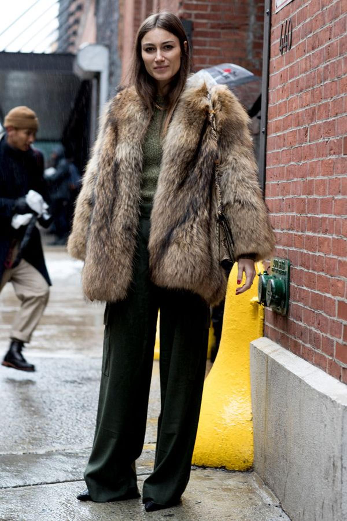 Abrigo de pelo: NY Street style, chaqueta marrón