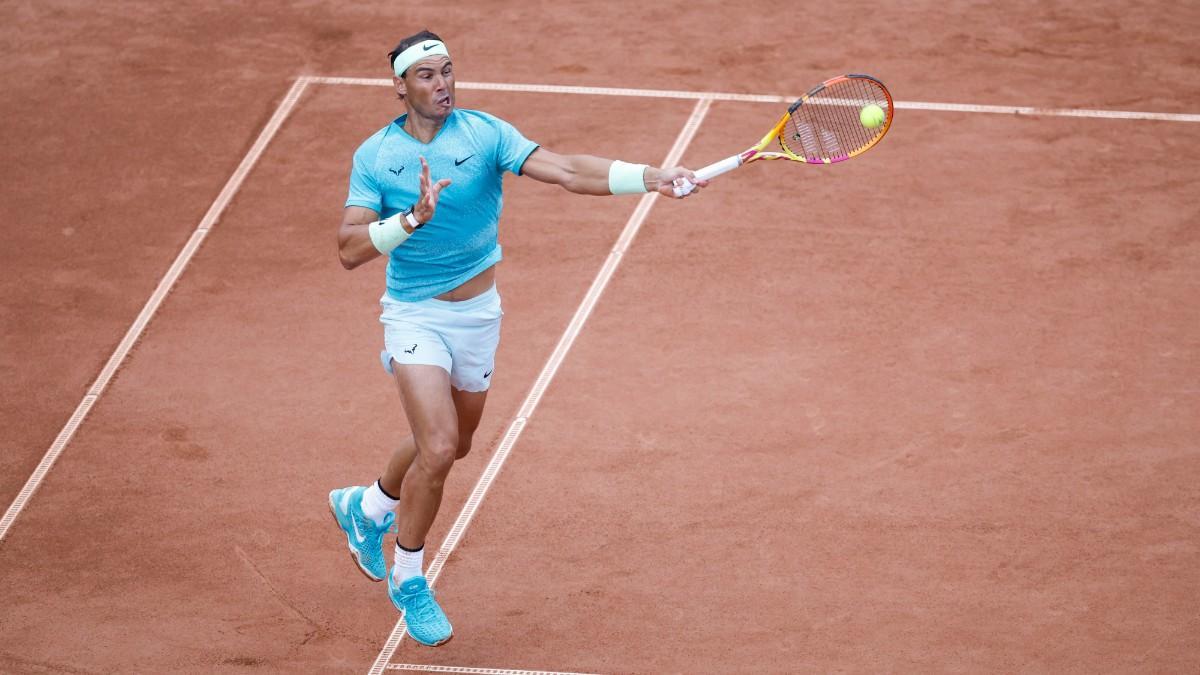 Rafael Nadal da un golpe en el Nordea Open Tennis de Bastad