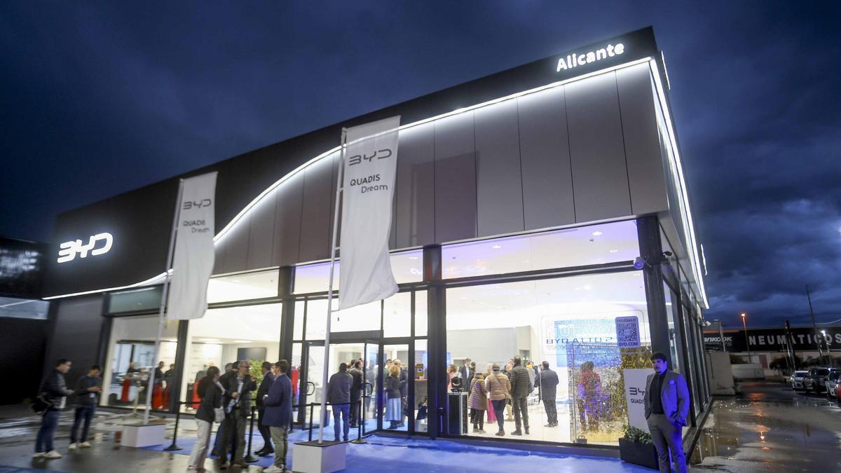 QUADIS Dream inaugura el primer concesionario BYD en Alicante.