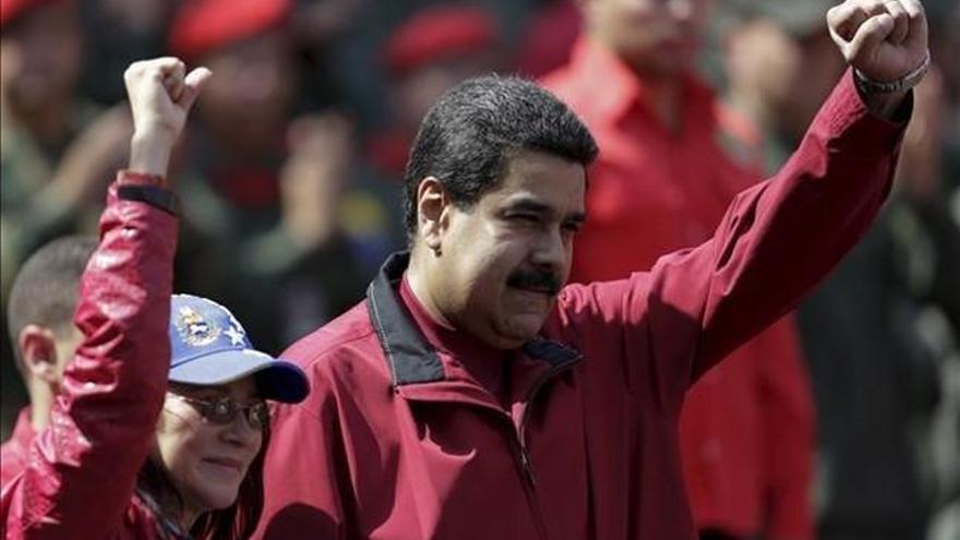 Maduro asegura que &quot;nada ni nadie&quot; lo sacará del Gobierno