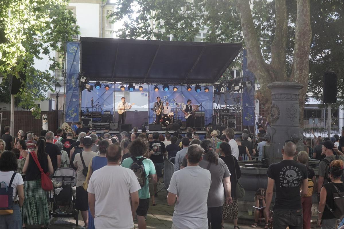 La banda londinense de rock'n'roll fue una de los protagonistas de la segunda jornada del Festival Noroeste Estrella Galicia en la plaza de Azcárraga. La banda londinense de rock'n'roll fue una de los protagonistas de la segunda jornada del Festival Noroeste Estrella Galicia en la plaza de Azcárraga.