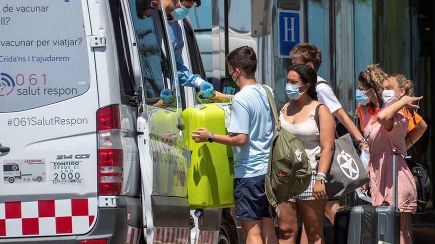 El brote de Mallorca deja nueve estudiantes ingresados en el hospital