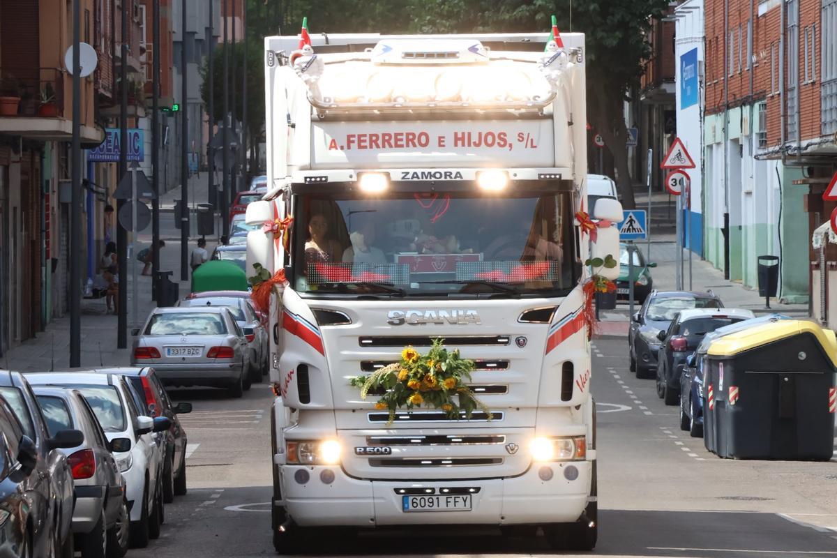 GALERÍA | Conductores zamoranos salen a la calle para celebrar la festividad de San Cristóbal GALERÍA | Conductores zamoranos salen a la calle para celebrar la festividad de San Cristóbal