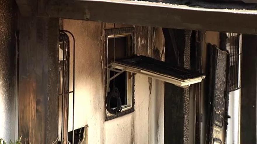 Tres personas mueren en el incendio de una casa en Cádiz