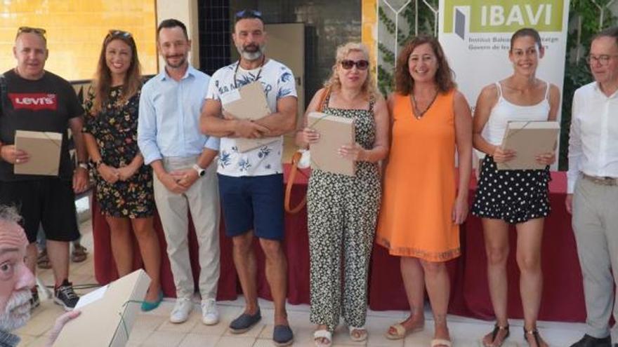 Alegría en Ibiza en la entrega de las nuevas viviendas sociales: &quot;Es como pan caído del cielo&quot;