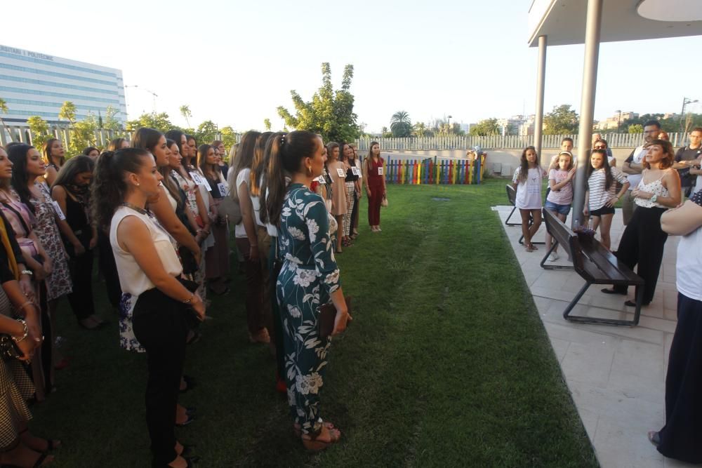 Visita de las candidatas a fallera mayor de València a la casa Ronald McDonald