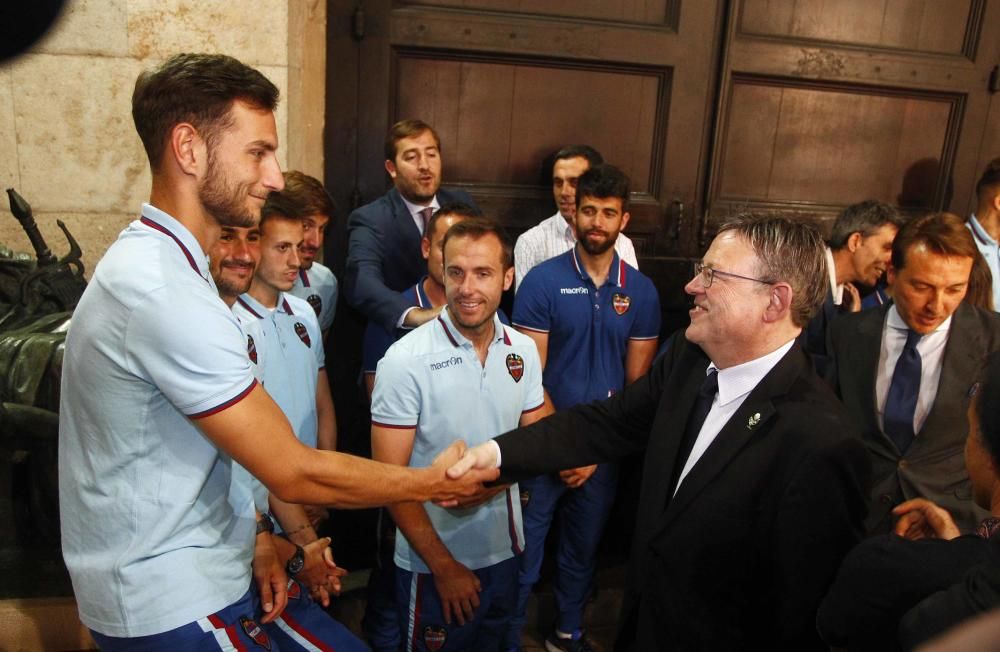 El Levante celebraron el ascenso en la Generalitat