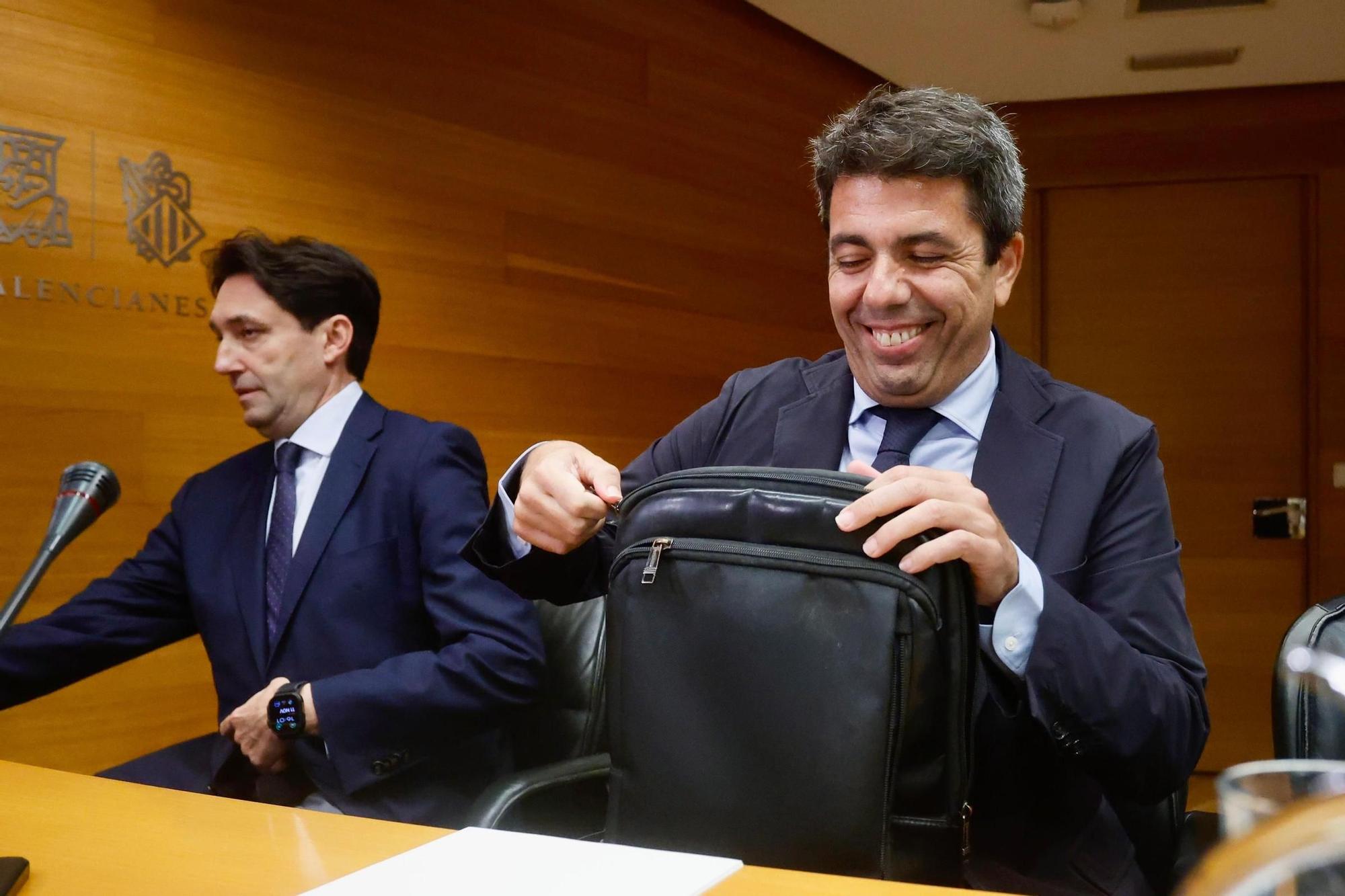 Mazón llega a la comisión de la dana en les Corts