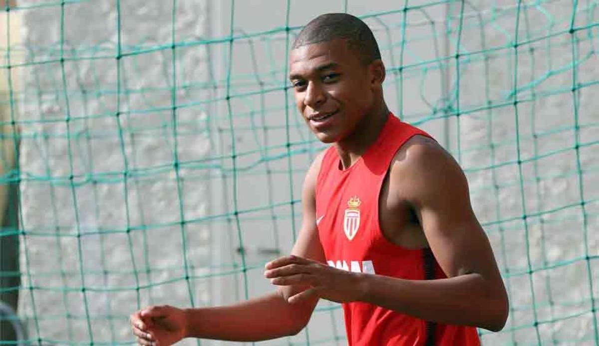 El Mónaco niega un acuerdo por Mbappé