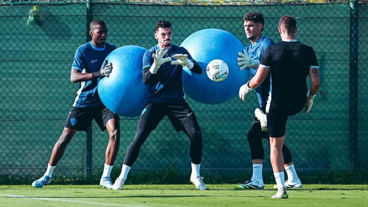 Owen Bosch, Alejandro Iturbe y Matías Dituro, durante un entrenamiento de la pasada pretemporada.