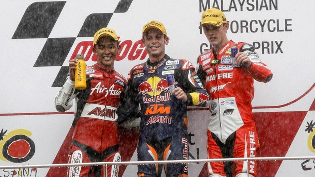 El podio de Moto3. De izquierda, el malayo Zulfahmi Khairuddin, Sandro Cortese, y Jonas Folger.