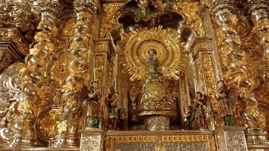 Virgen de la Expiración: monumentalidad mariana en plata