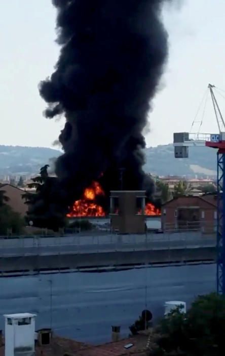 Explosió d'un camió cisterna a Itàlia