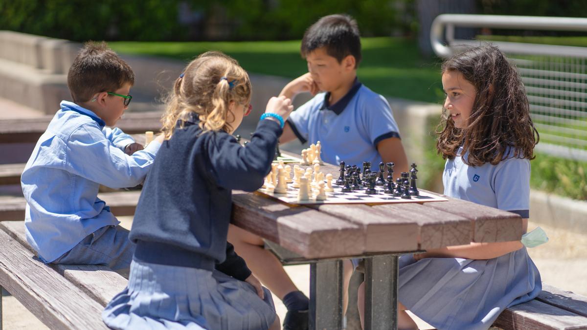 Tanto la metodología utilizada como el material didáctico, en muchos casos, es el mismo que se utiliza en los mejores colegios del Reino Unido