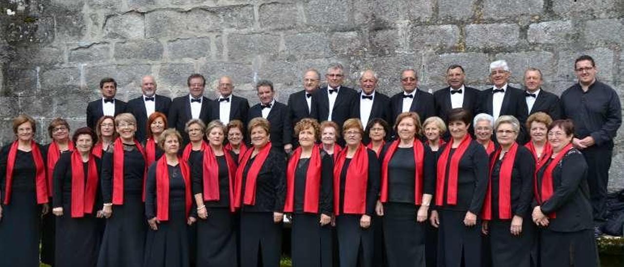 Integrantes de la Coral Polifónica Santa Eulalia de Donas. // Cedidas