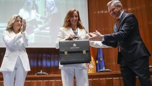 Mónica García toma posesión de su cartera como ministra de Sanidad