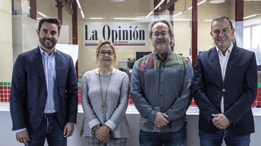 Antidio Fagúndez, Mayte Martín Pozo, Francisco Guarido y Francisco José Requejo, en la sede de LA OPINIÓN-EL CORREO DE ZAMORA.