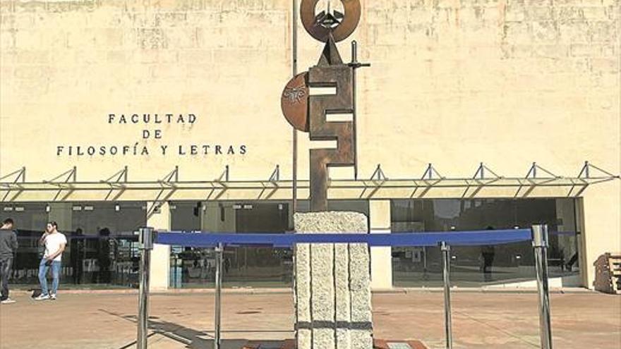 Inauguran una escultura donada por Ibahernando