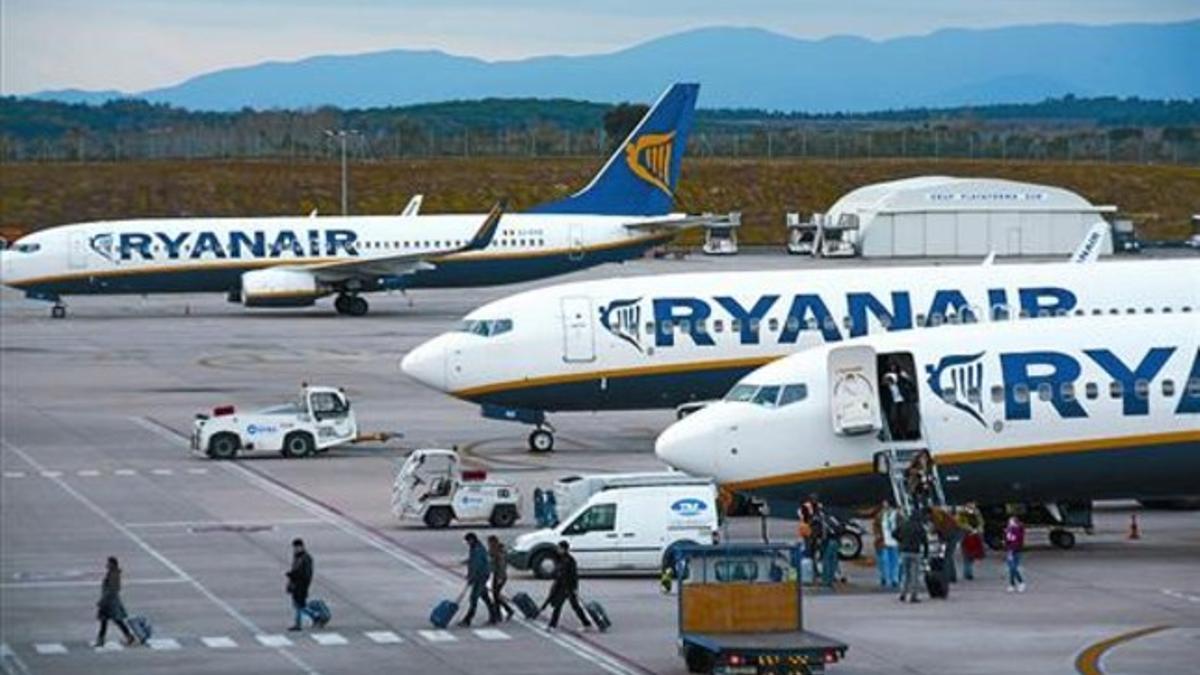 Aviones de Ryanair en el aeropuerto de Girona