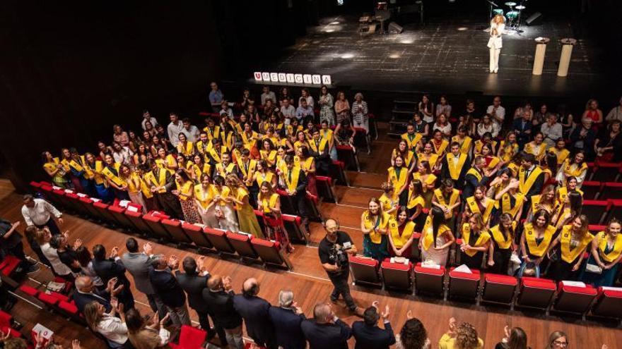 Manresa gradua una promoció de 82 metges formats a la UVic-UCC