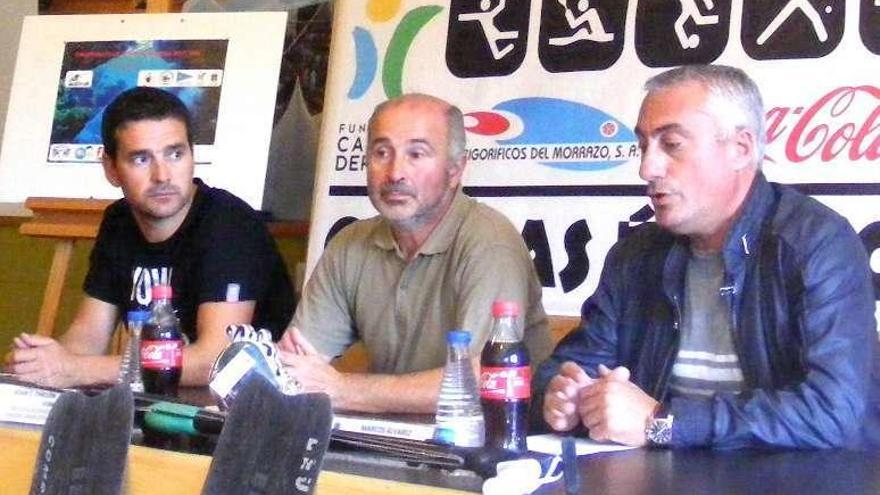 Torres, Xoán Chillón y Marcos Álvarez, ayer, en la presentación. // FdV