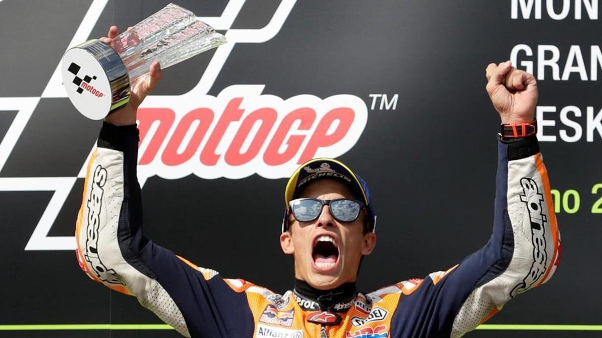 Marc Márquez celebra a gritos su triunfo de ayer en Brno.