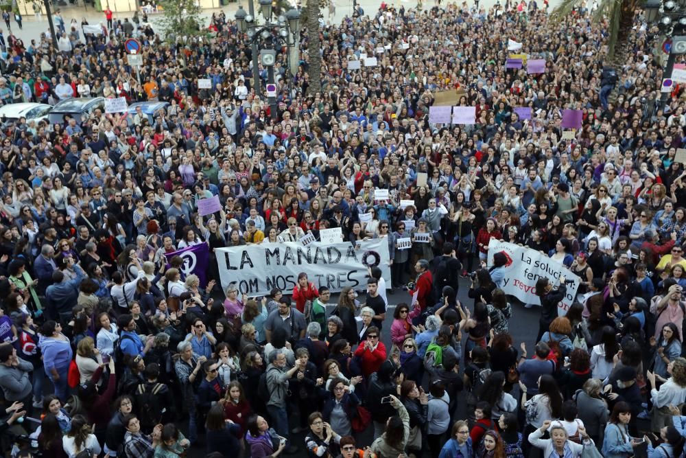 Marcha en València en protesta por la sentencia de 'La Manada'