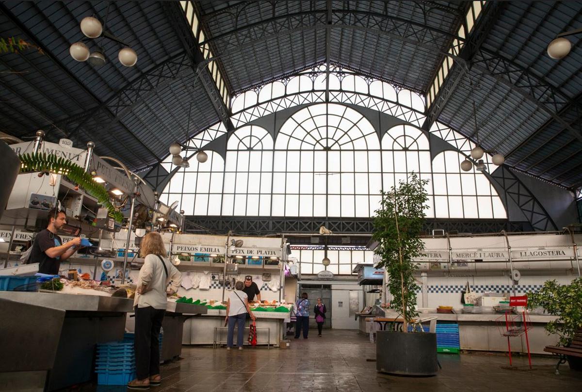 El Mercat Torner de Badalona, uno de los que más paradas cerradas tiene en la provincia de Barcelona. El Mercat Torner de Badalona, uno de los que más paradas cerradas tiene en la provincia de Barcelona.