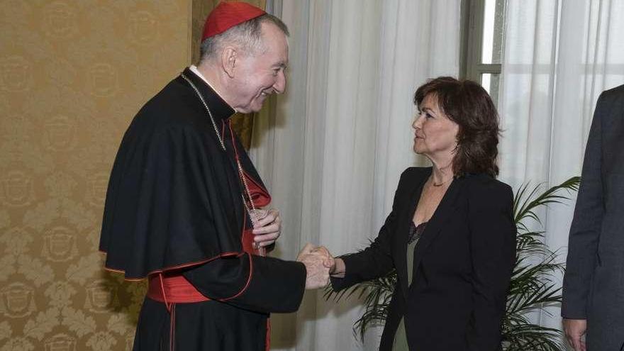Calvo y el cardenal Pietro Parolin, el lunes en el Vaticano. // Europa Press