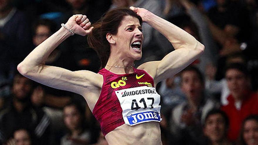 Ruth Beitia celebra un salto en Portland.