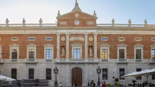 La caída de la radio municipal en el apagón tensa la relación entre el Gobierno de Tarragona y la oposición