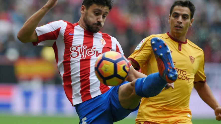 El partido entre el Sporting y el Sevilla, en imágenes