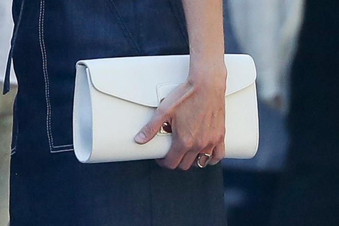 Cartera blanca de Letizia Ortiz