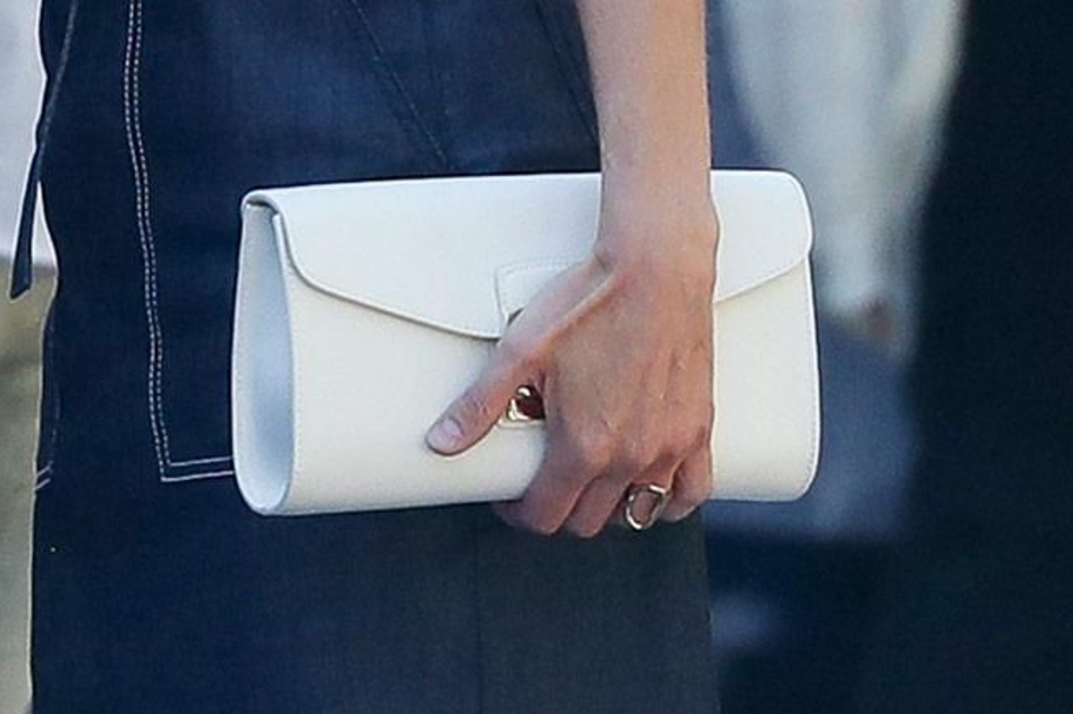 Cartera blanca de Letizia Ortiz