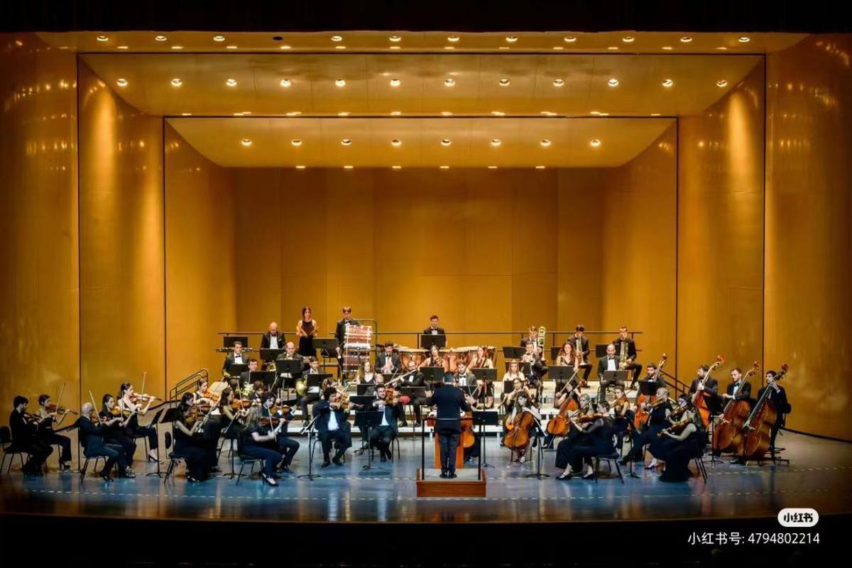 La Orquesta Reino de Aragón en una de sus actuaciones.