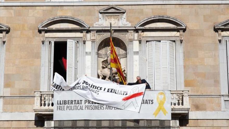 Torra cambia el lazo amarillo de la Generalitat por uno blanco