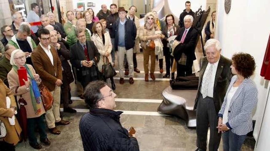 Asistentes al descubrimiento de la placa en el Centro de Cultura Antiguo Instituto.