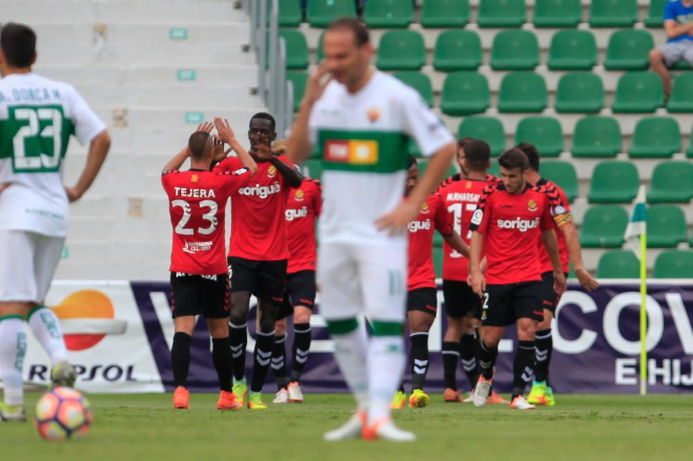 Elche y Nàstic empatan en el Martínez Valero