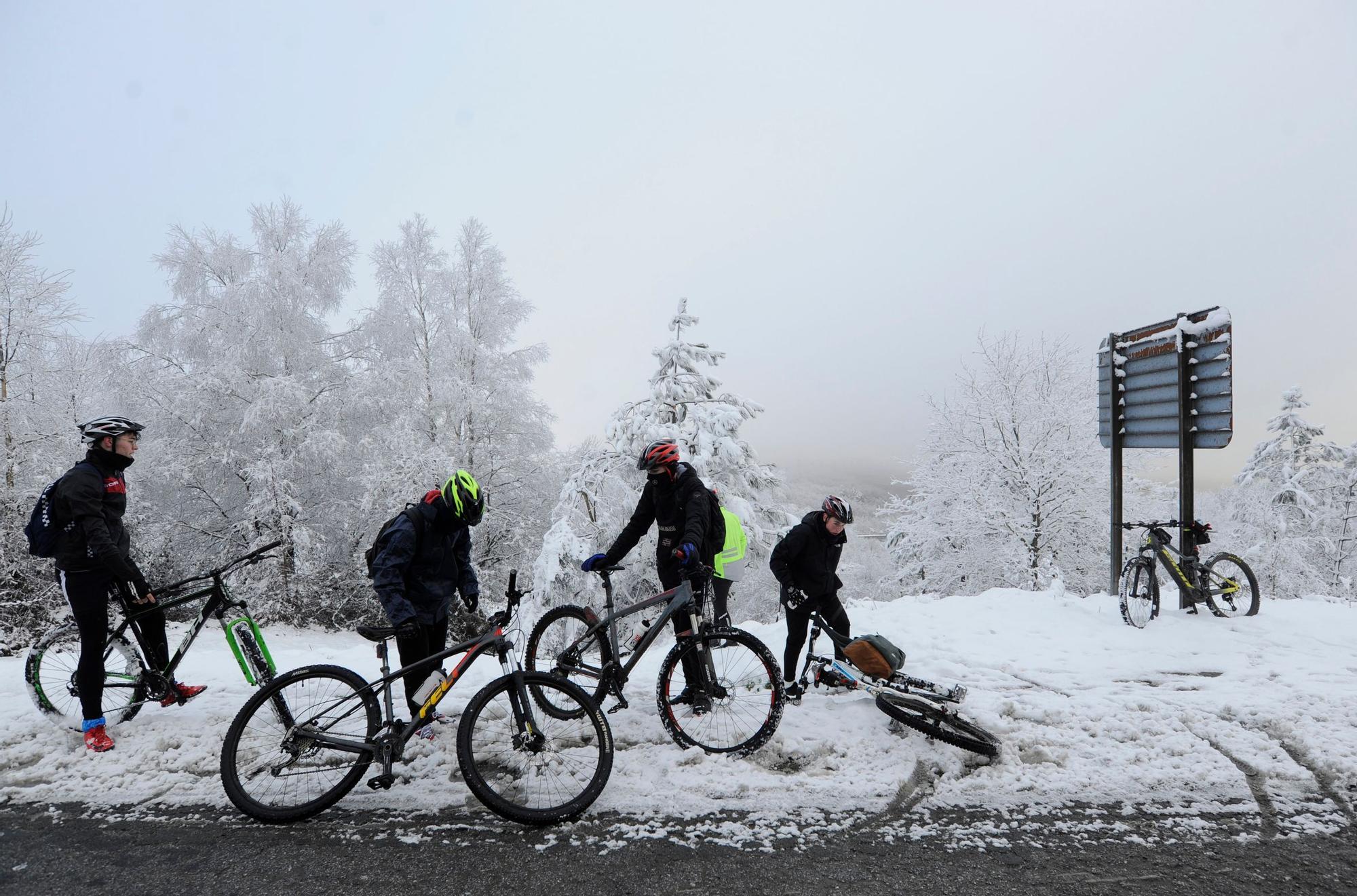 El tiempo en Galicia La nieve cubre el fin de semana en Galicia El tiempo en Galicia La nieve cubre el fin de semana en Galicia