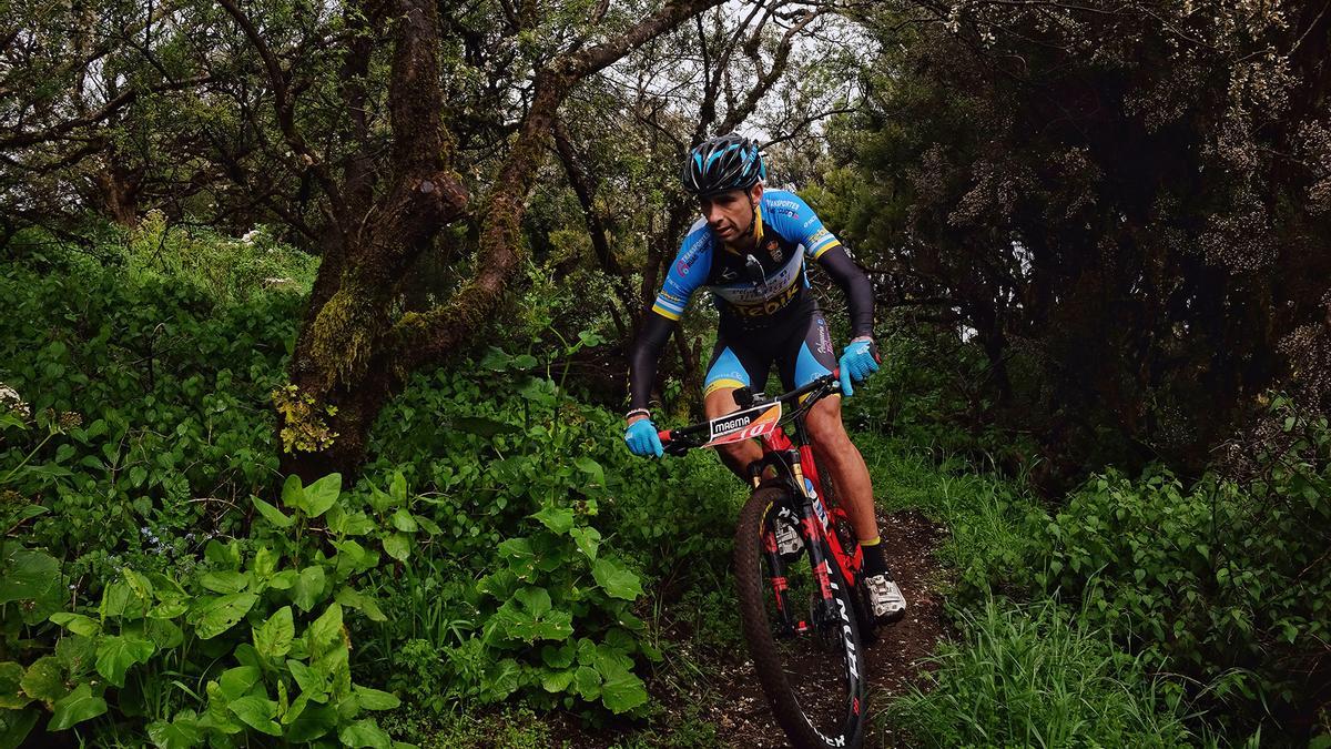 Un participante en una edición anterior de la Magma Bike Maratón.