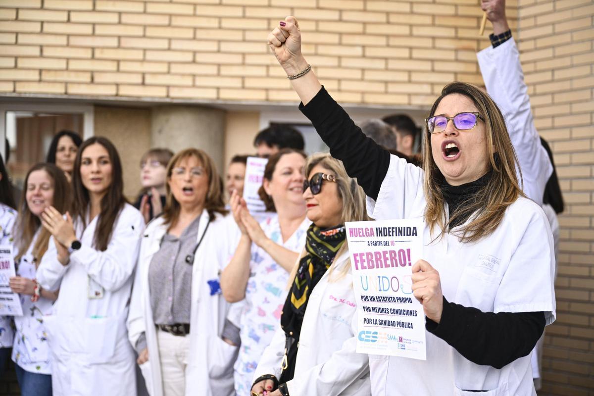 Médicos del hospital General de Castellón esta misma mañana, inician la huelga contra la reforma del estatuto marco que regula las condiciones laborales del Sistema Nacional de Salud